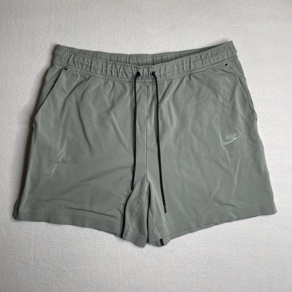 Nike Sportswear Tech Fleece Lightweight Shorts Mens XXL Green 5" Inseam Sweats